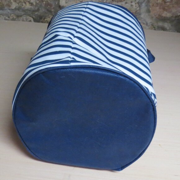 New "Y" Round Insulated Carry Cooler Tote YALE UNIVERSITY Blue & White stripe - Picture 7 of 7